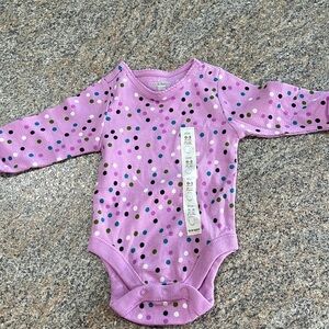 Old Navy onesie shirt, size 0 to 3 months